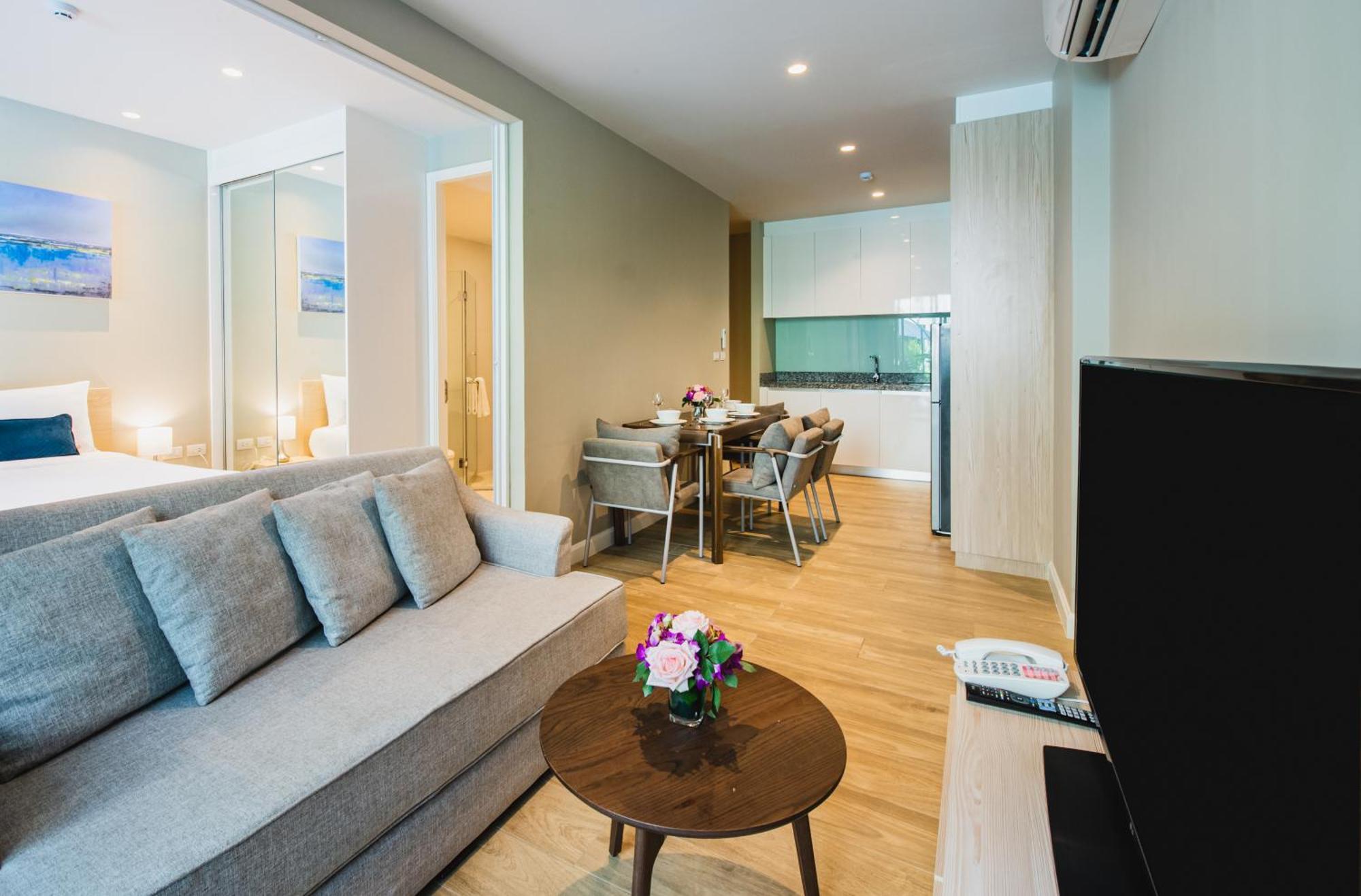 Diamond Resort Phuket Official Account Pantai Bang Tao Bagian luar foto