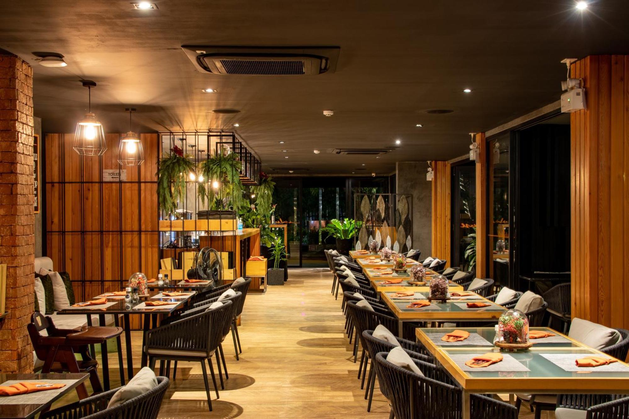 Diamond Resort Phuket Official Account Pantai Bang Tao Bagian luar foto